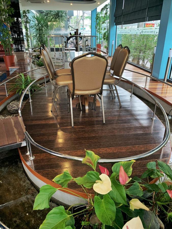 Marlin Hotel Сураттхани Экстерьер фото